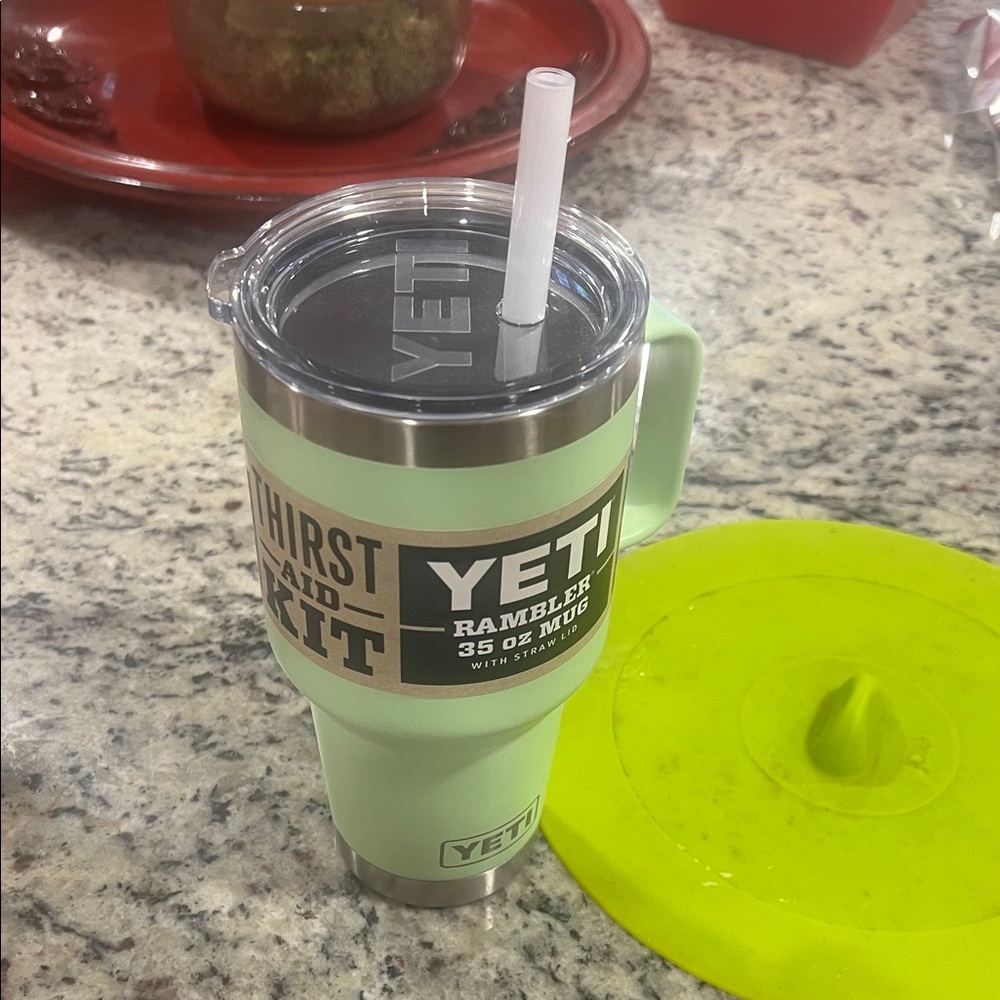 Yeti Rambler 35 oz Mug - Mint Green
